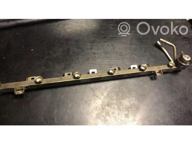Vstřikovací lišta 1436110   BMW 5 E39     