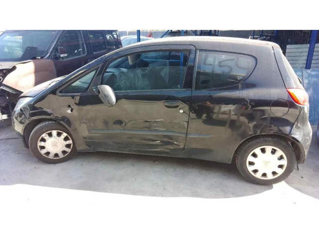 Блок предохранителей    Mitsubishi Colt    
