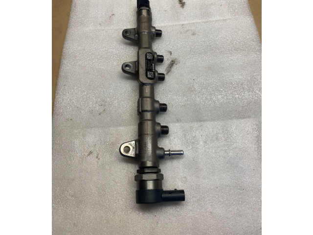 Vstřikovací lišta 8514154, 0445214315   BMW 2 F46    B47C20A  B47 