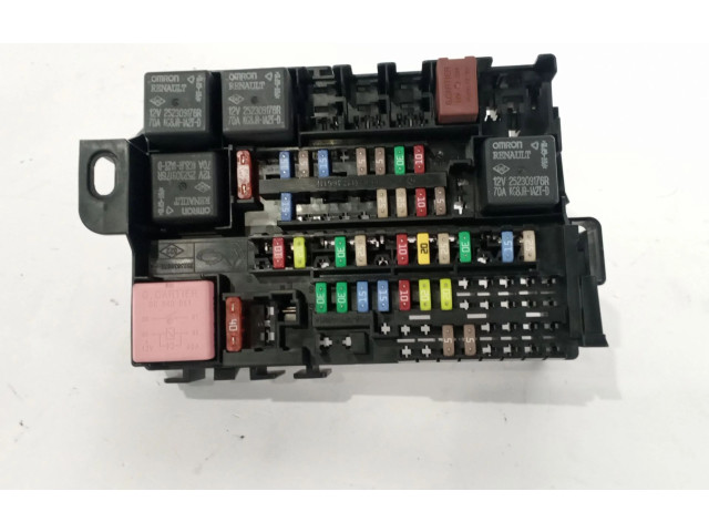 Модуль управления BSM 240142135R   Renault Latitude (L70)