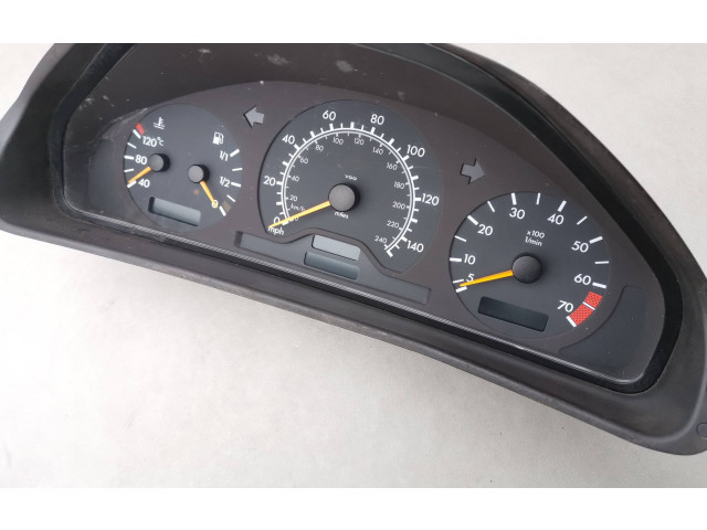 Přístrojová deska  Mercedes-Benz E W210 1997 2105400448  