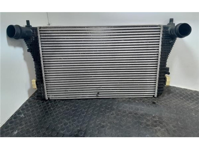 Интеркулер  3C0145805AM   Volkswagen Tiguan 