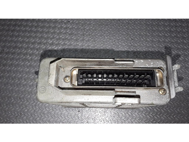 Řídící jednotka 893907383, 0285007040   Audi 80 90 B3 1988