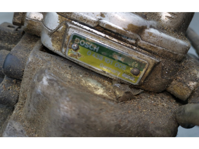 Vstřikovací lišta 0438121011, 026133353   Audi 80 90 B3     