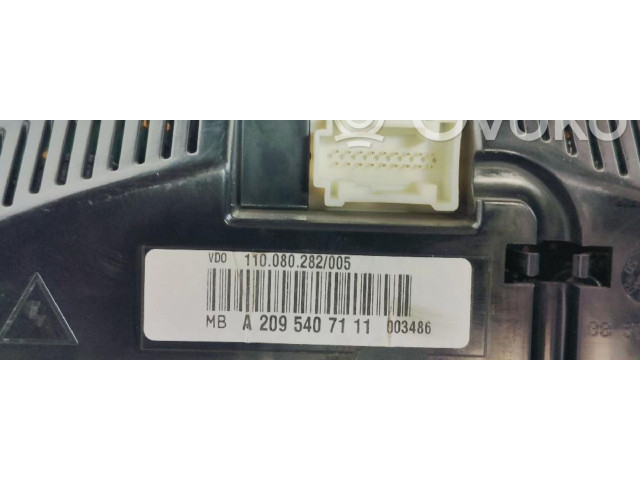 Přístrojová deska  Mercedes-Benz CLK A209 C209 2005 A2095407111  