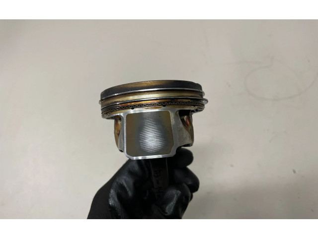  Поршень с шатуном  02606LJ1, WU3  Audi A3 S3 8V  