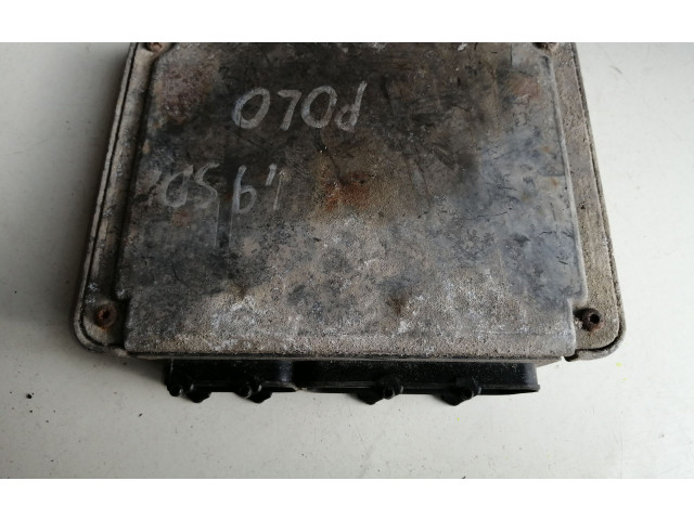 Řídící jednotka 038906013E, 0281001689   Volkswagen Caddy 2000