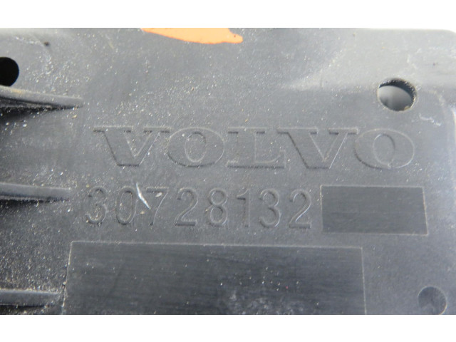   Pojistková skříňka 30728132, 30728132   Volvo V70 2005