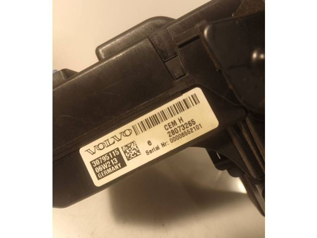   Pojistková skříňka 30795115, 28073265   Volvo XC90 2007