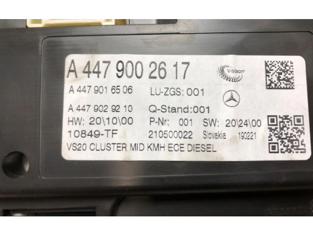 Панель приборов 3137451, 3137451   Mercedes-Benz Vito Viano W447       