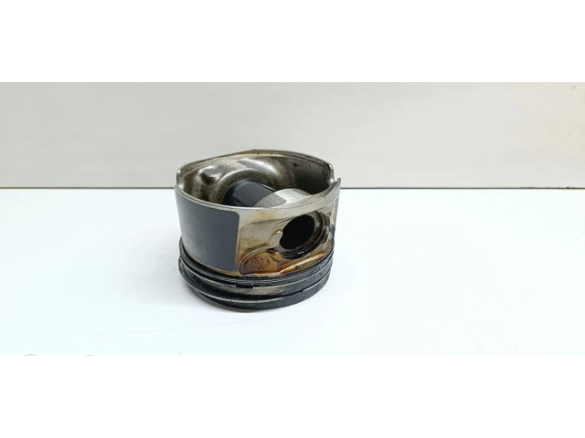 Píst 0840ZR   BMW 5 F10 F11  pro naftový motor 2.0 N47D20C 