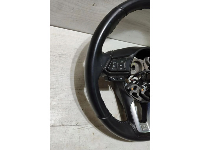 Volant Mazda 2 2020   