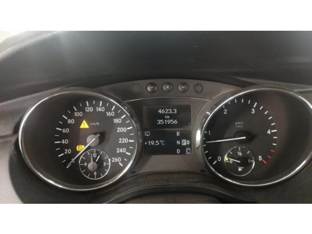 Přístrojová deska  Mercedes-Benz R W251 2008 A2514406411, A2C53280889  