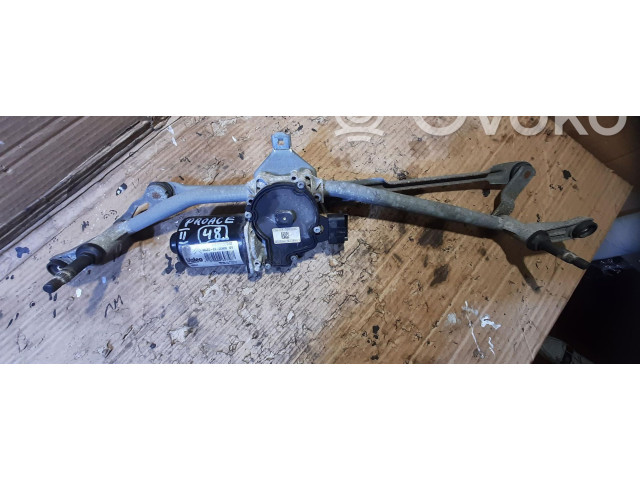 Моторчик дворников 9808465380    Toyota Proace