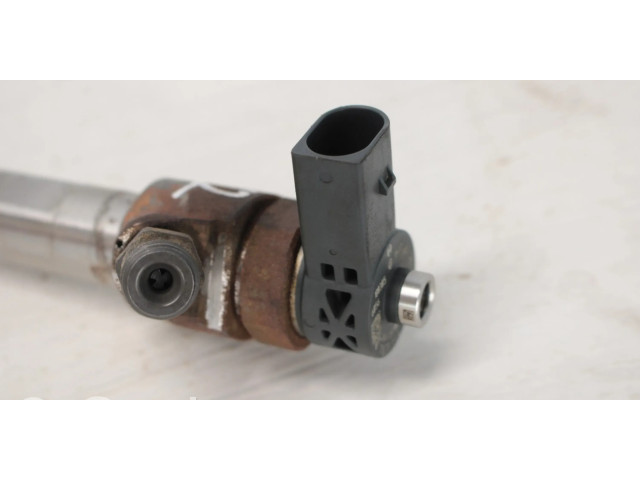 Vstřikovač 04L130277AC   Volkswagen Golf VII  pro naftový motor 2.0 CRB Dyzelis