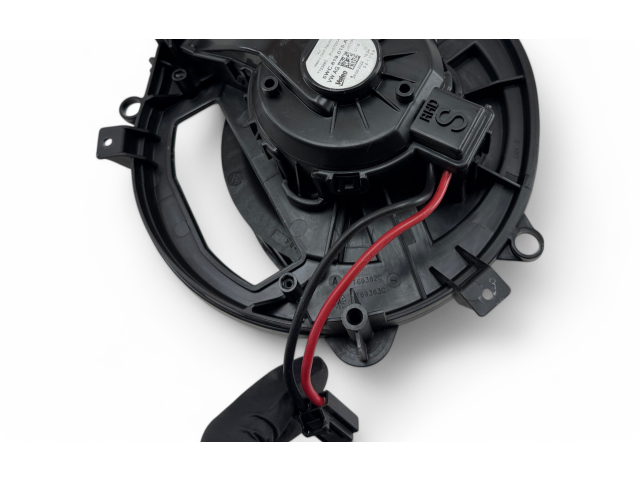 Вентилятор печки    5WC819015A, T72368C   Audi Q2 -