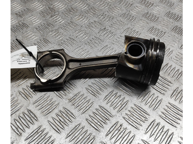 Píst 31339996, 31401216   Volvo V60    D 5204 T2 
