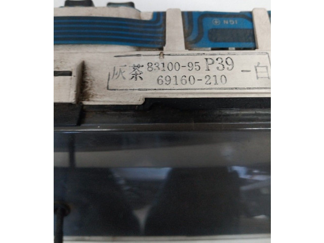 Панель приборов 8310095P39, 69160-210   Toyota Hiace (H50, H60, H70)       