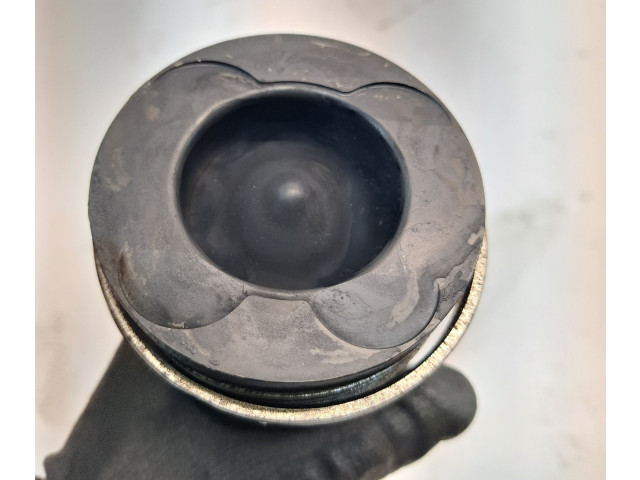 Píst A6420305220   Mercedes-Benz E W212    OM 642.836 