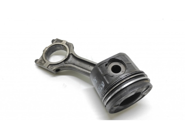 Píst    BMW 5 E39  pro naftový motor 3.0 M57 M57/DP71/430/267T/2M