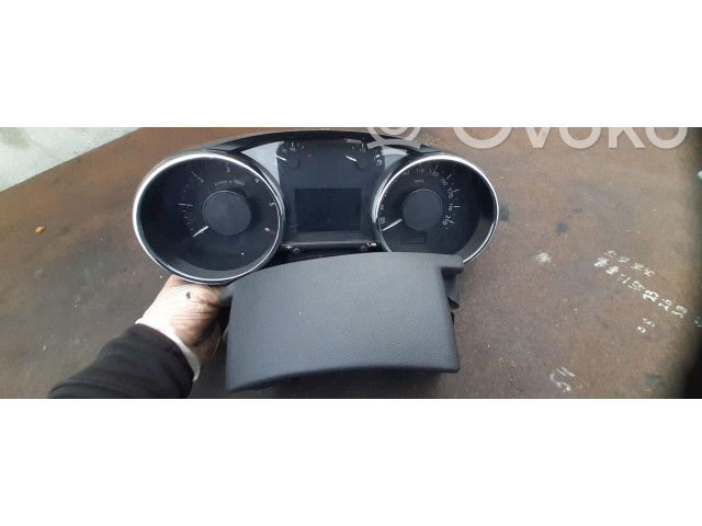 Přístrojová deska  Peugeot 5008 2013 9674982480  