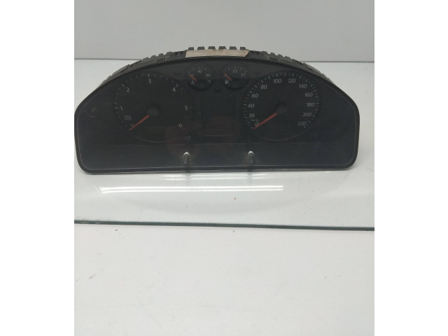 Přístrojová deska  Volkswagen Transporter - Caravelle T5 2005 88311346  