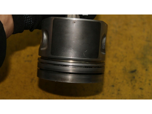  Поршень с шатуном  038G  Seat Leon (1P)  