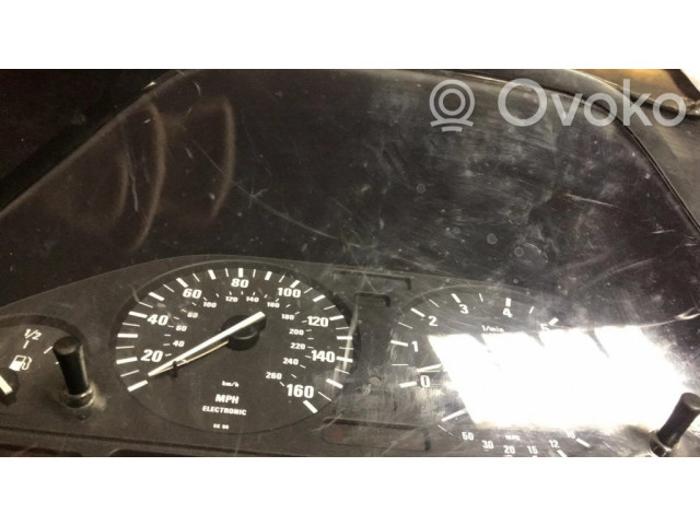 Přístrojová deska  BMW 5 E34 1988 62118359204  