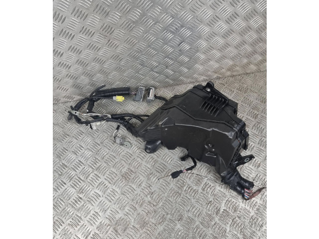 Блок предохранителей  8266248540   Toyota RAV 4 (XA50)    