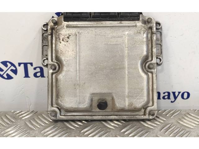 Řídící jednotka 0281010633, 8200119842   Renault Trafic I 2002