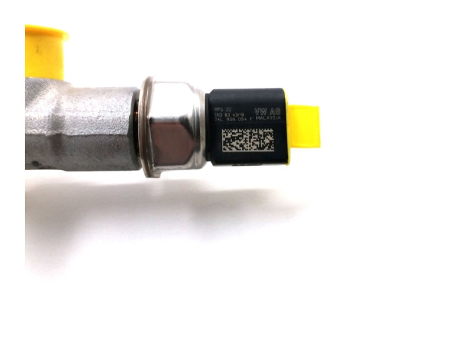 Vstřikovací lišta 04L906054F   Audi A4 S4 B9     