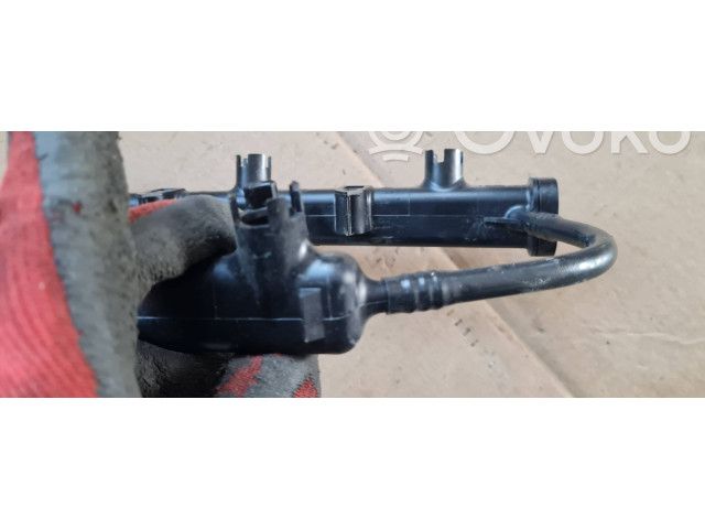 Vstřikovací lišta 05281429AA   Chrysler Pacifica    36RUAE 
