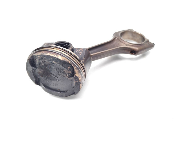 Píst B38B15A   BMW 2 F45    B38B15A 