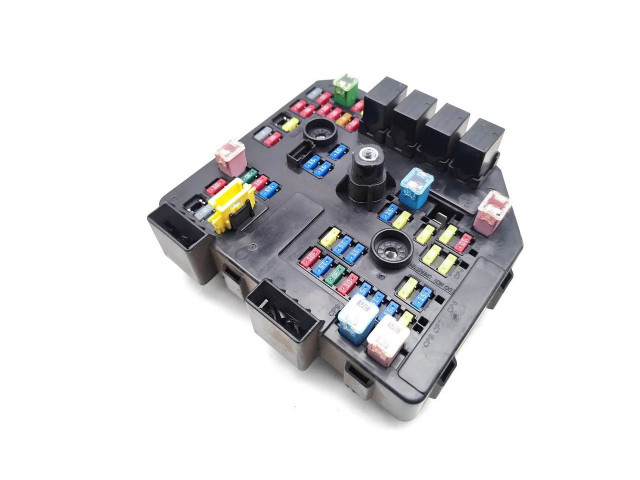 Блок предохранителей 95381499   Opel Antara    