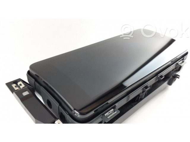Дисплей    JPLA19C279AE, CXMR87X1AEB   XPeng G3