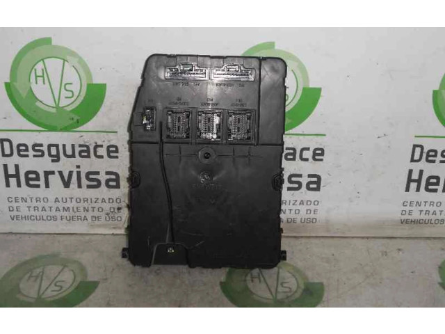   Pojistková skříňka 8200306434, 0090012   Renault Scenic II -  Grand scenic II 2003