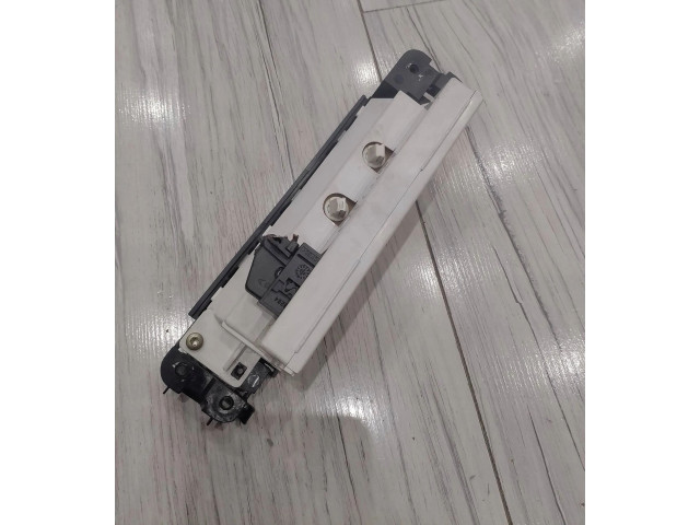 Дисплей    9641902577   Peugeot 406