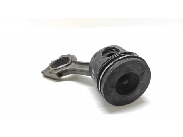 Píst    BMW 5 E39  pro naftový motor 3.0 M57 M57/DP71/430/267T/2M