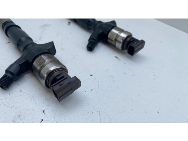 Комплект форсунок 2367030100    Toyota Hilux (AN10, AN20, AN30) для дизельного двигателя  2.5