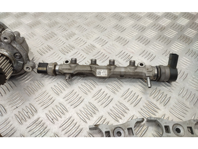 Vstřikovač 04L089B, 057130764AB   Skoda Octavia Mk3 (5E)    CLHA 