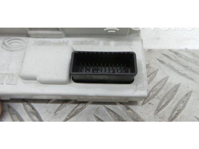 Дисплей    8200350498A, 28078739   Renault Megane II