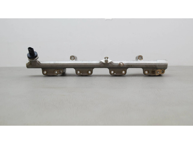 Vstřikovací lišta 7639979   BMW X1 F48 F49  pro benzínový motor 2.0  