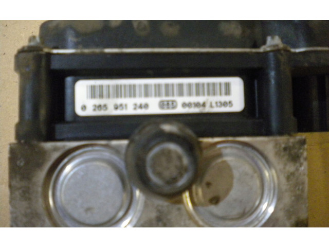 Jednotka ABS 589201P200   KIA Venga 2010