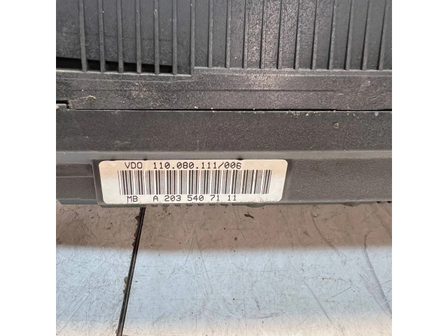 Přístrojová deska  Mercedes-Benz C W203 2004 A2035407111, 110080111006  