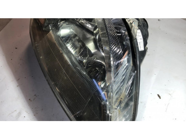 Přední světlo  20A477   Ford Focus C-MAX 2006