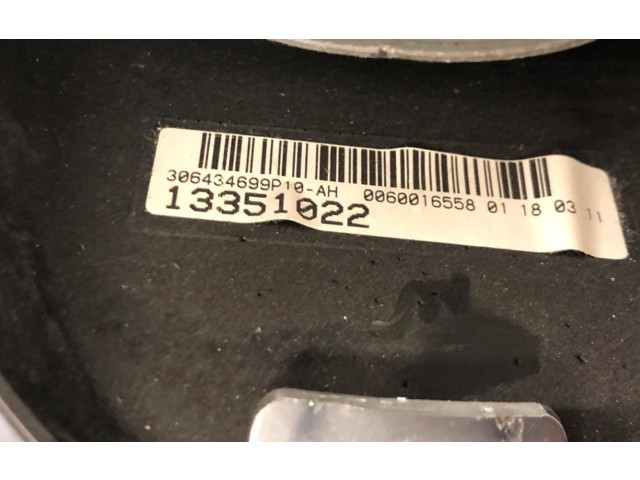 Volant Opel Astra J 2011 13351022, 13351022  