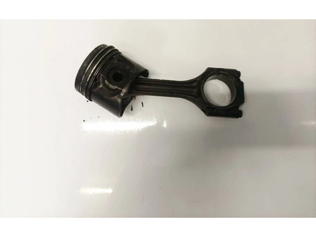  Поршень с шатуном    Audi A4 S4 B5 8D  