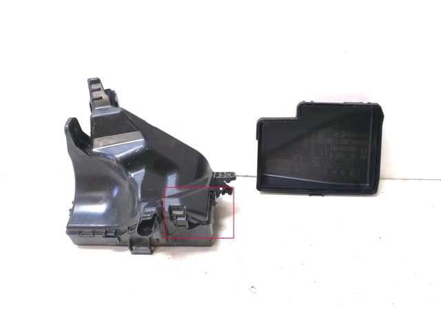   Pojistková skříňka 8266252801   Toyota Yaris 2020
