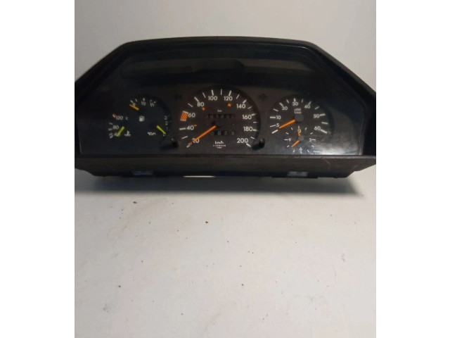 Přístrojová deska  Mercedes-Benz E W124 1987 1245420216, 902089003  