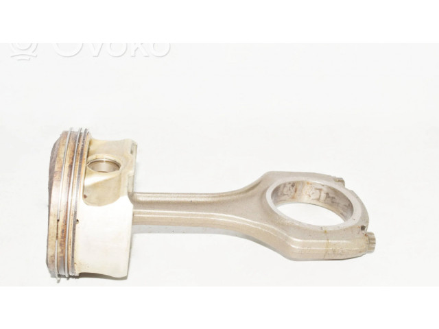 Píst NAN   BMW 5 E60 E61  pro benzínový motor 2.0  